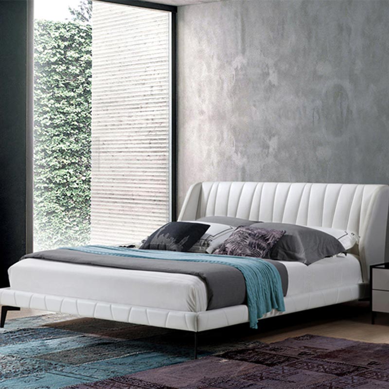 Miljøvennlig myk seng i furu og lær